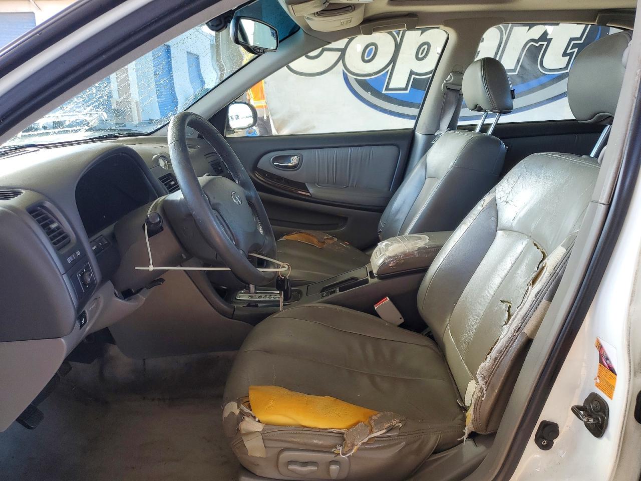 2001 INFINITI I30 BASE photo 13