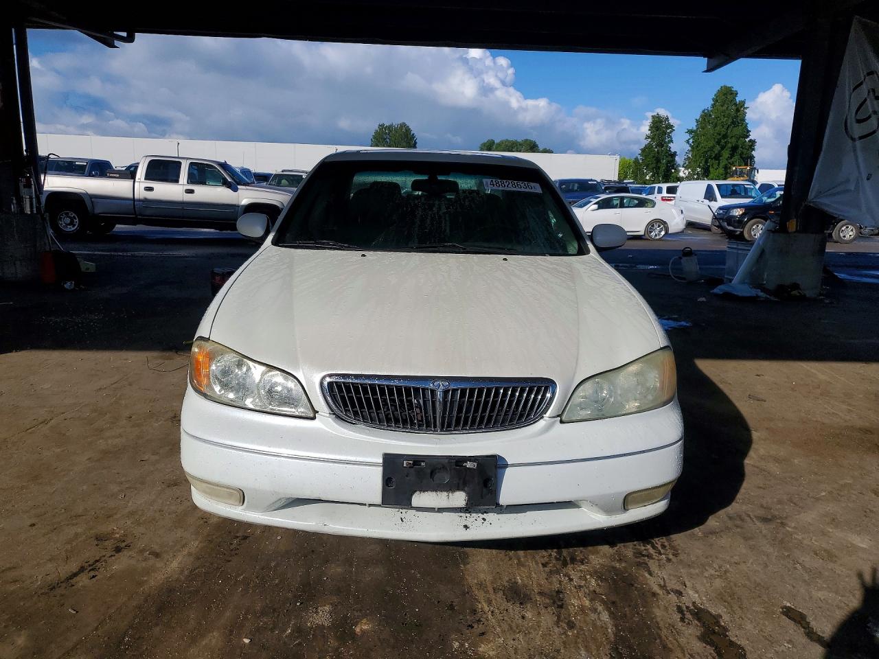 2001 INFINITI I30 BASE photo 9