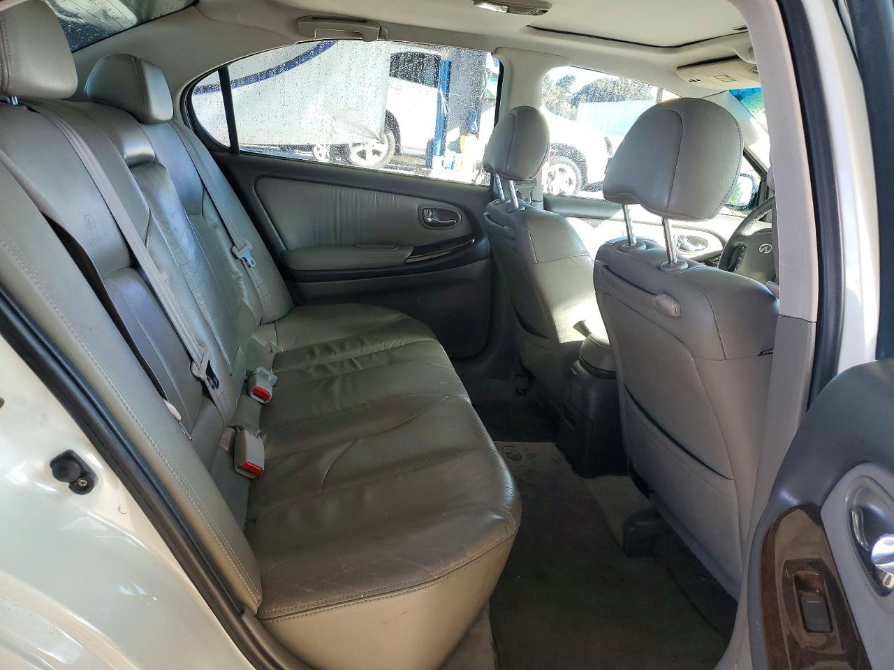 2001 INFINITI I30 BASE photo 19