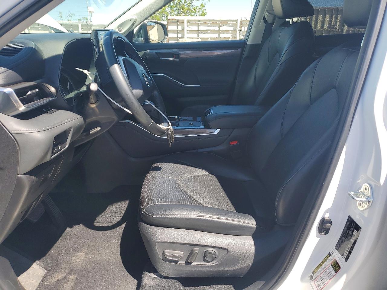 2022 TOYOTA HIGHLANDER photo 19