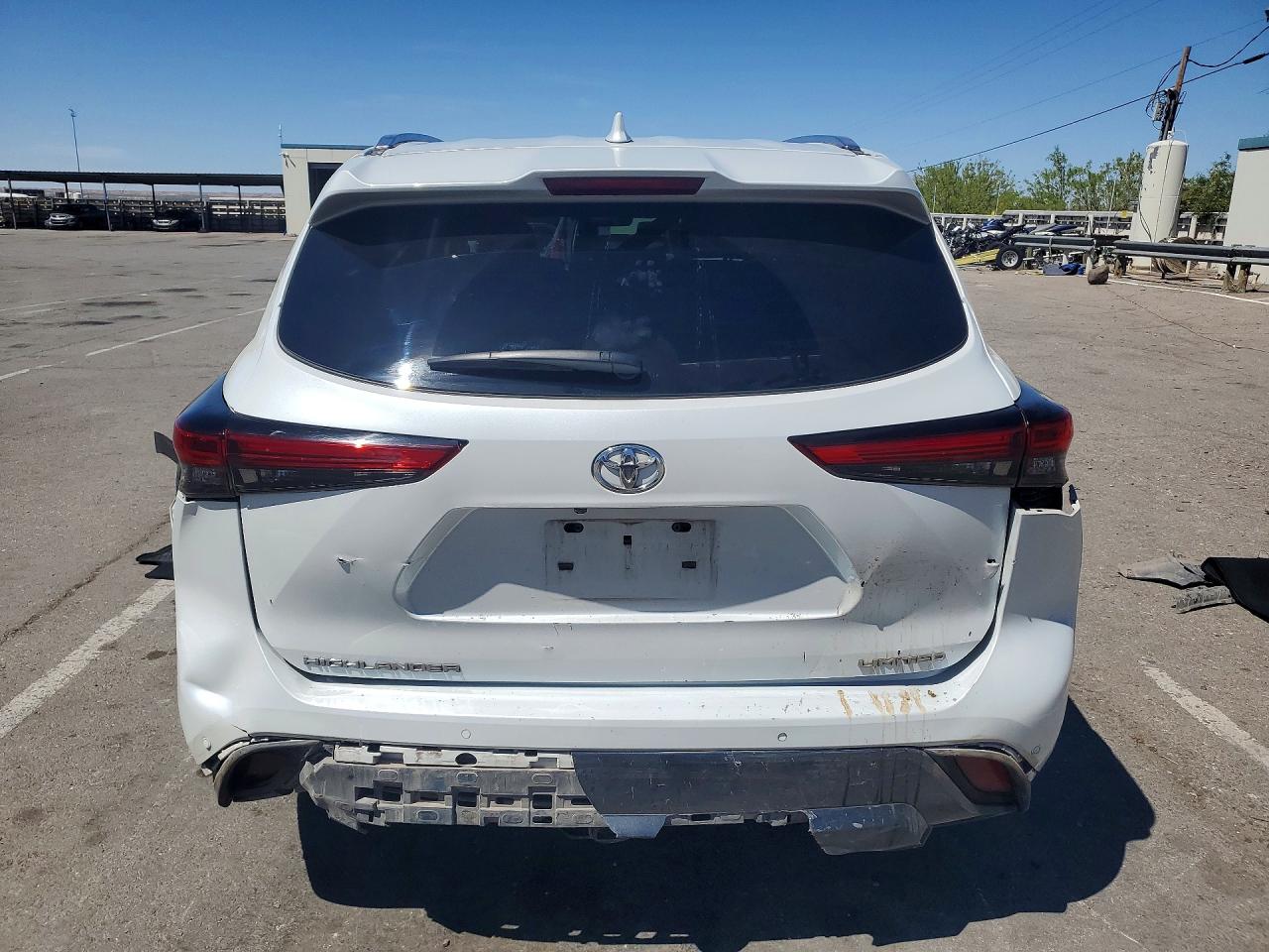 2022 TOYOTA HIGHLANDER photo 16