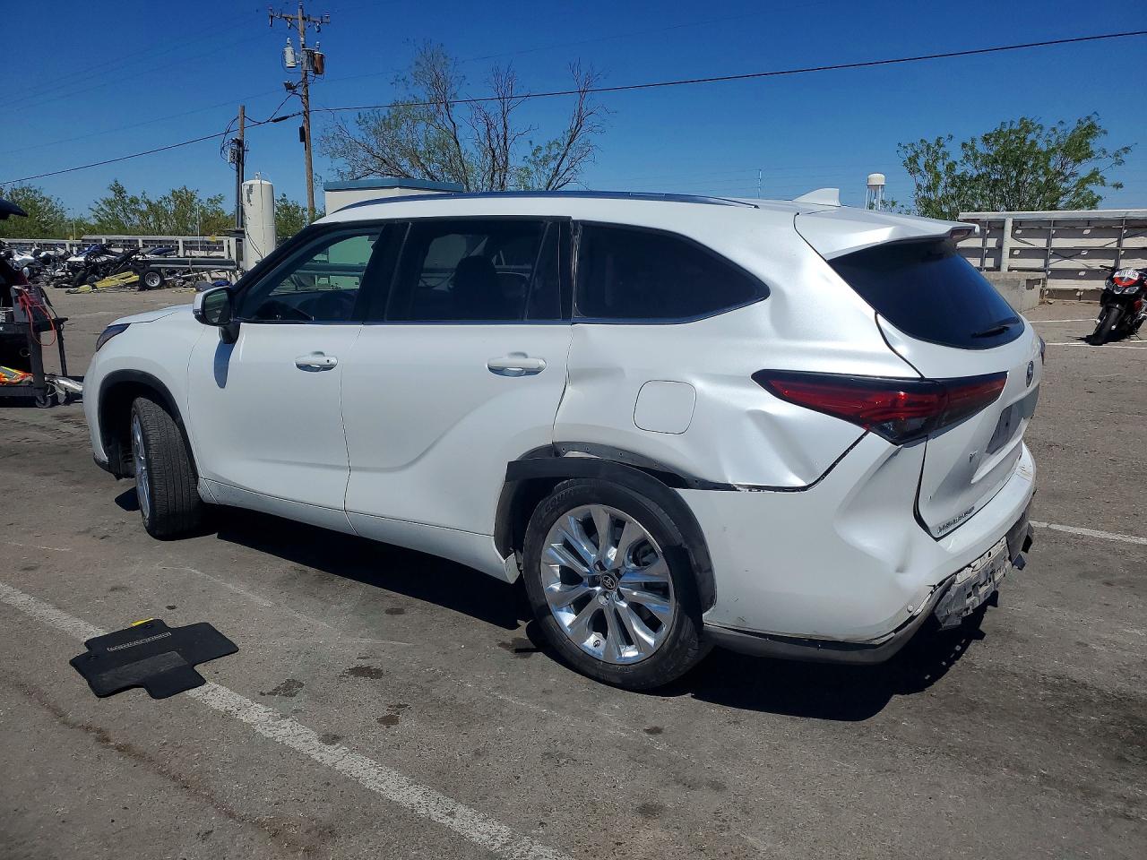 2022 TOYOTA HIGHLANDER photo 4