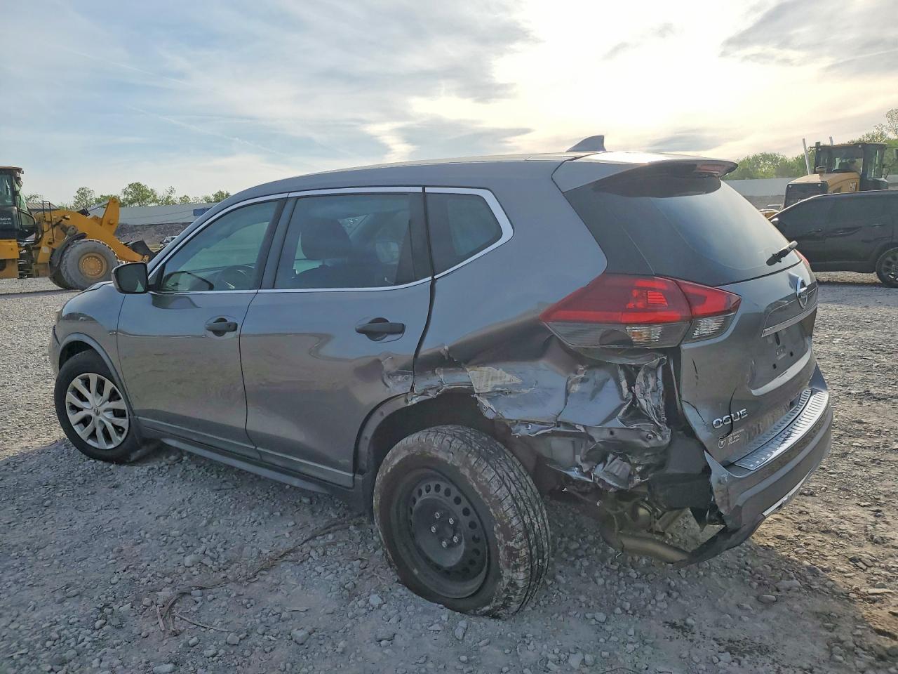 2018 NISSAN ROGUE S photo 3