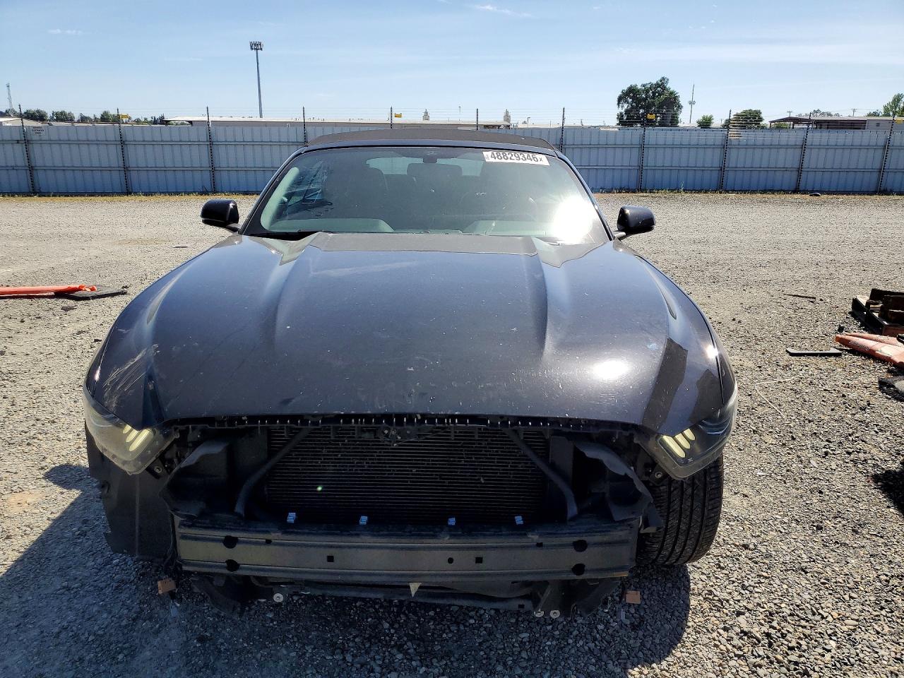 2017 FORD MUSTANG photo 5
