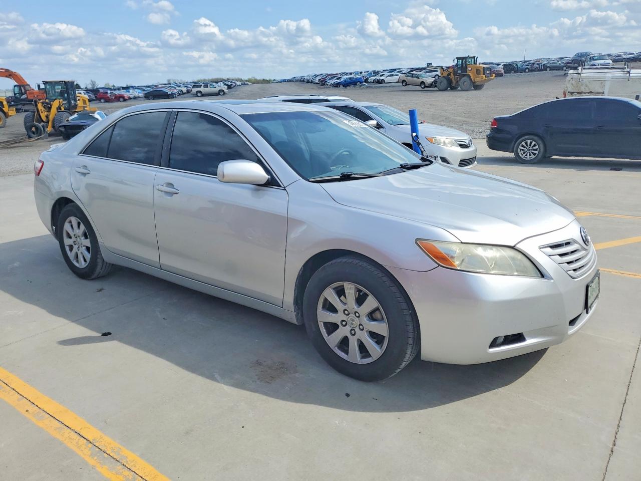2008 TOYOTA CAMRY XLE photo 10