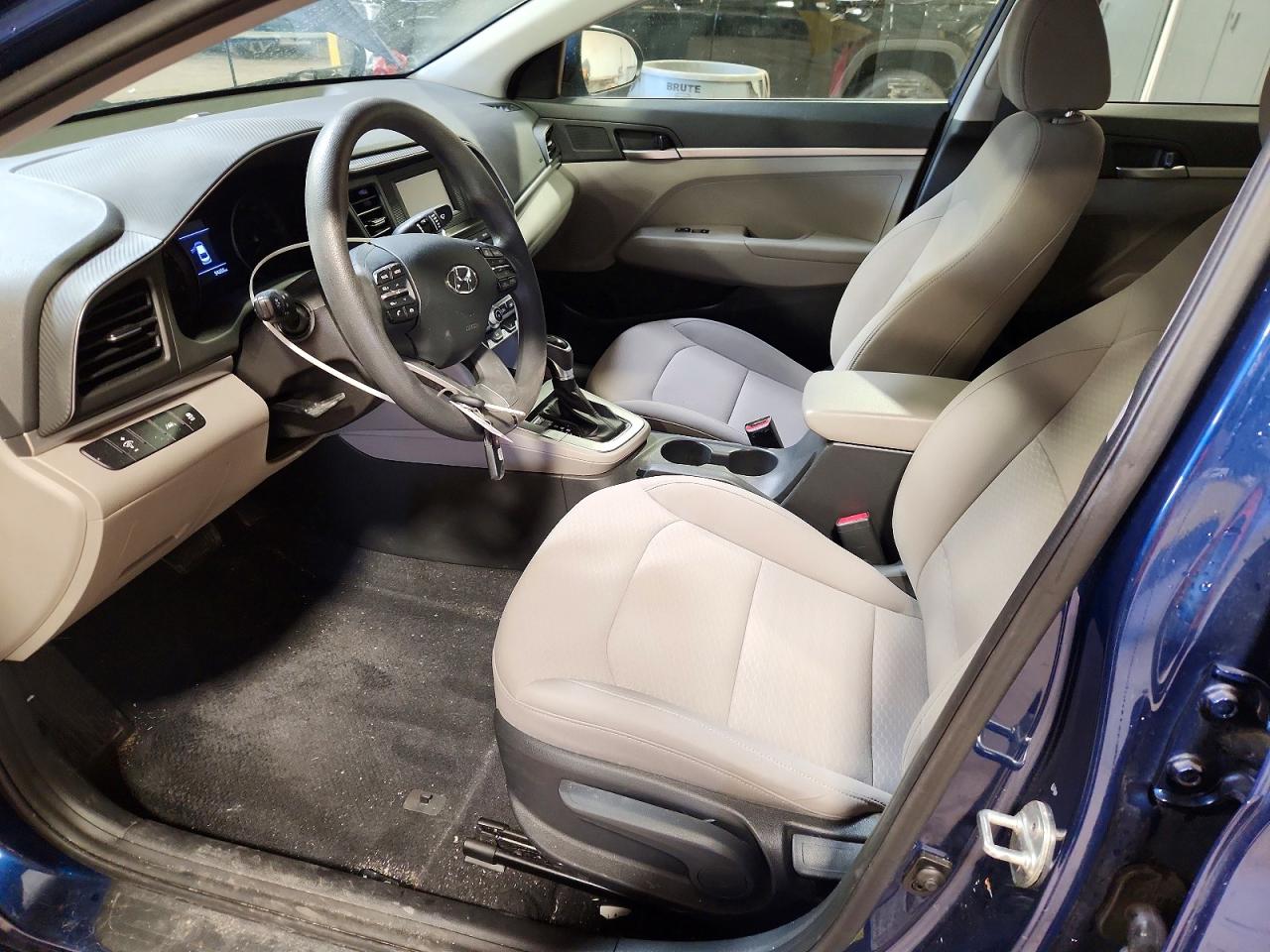 2020 HYUNDAI ELANTRA SE photo 19