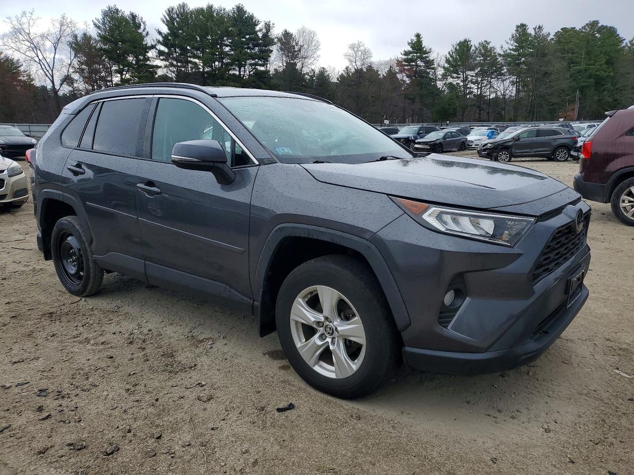 2021 TOYOTA RAV4 XLE photo 7