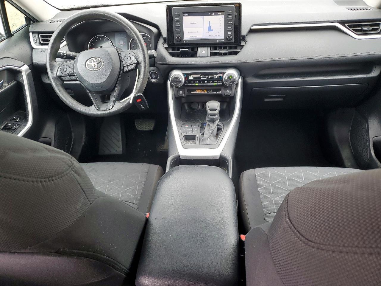 2021 TOYOTA RAV4 XLE photo 15