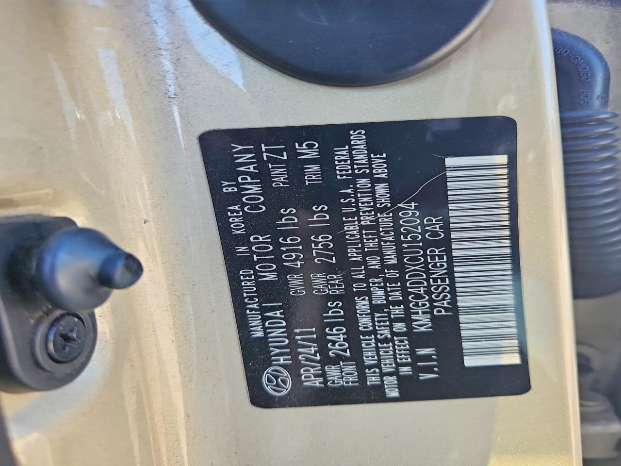 2012 HYUNDAI GENESIS 3.8L V6 photo 34