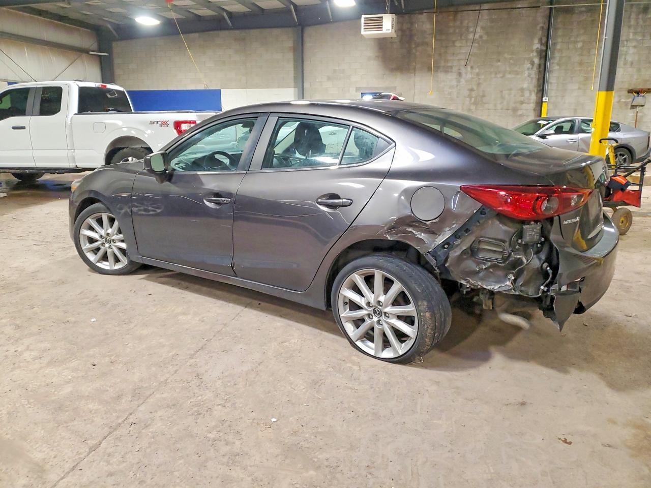 2017 MAZDA 3 TOURING photo 4