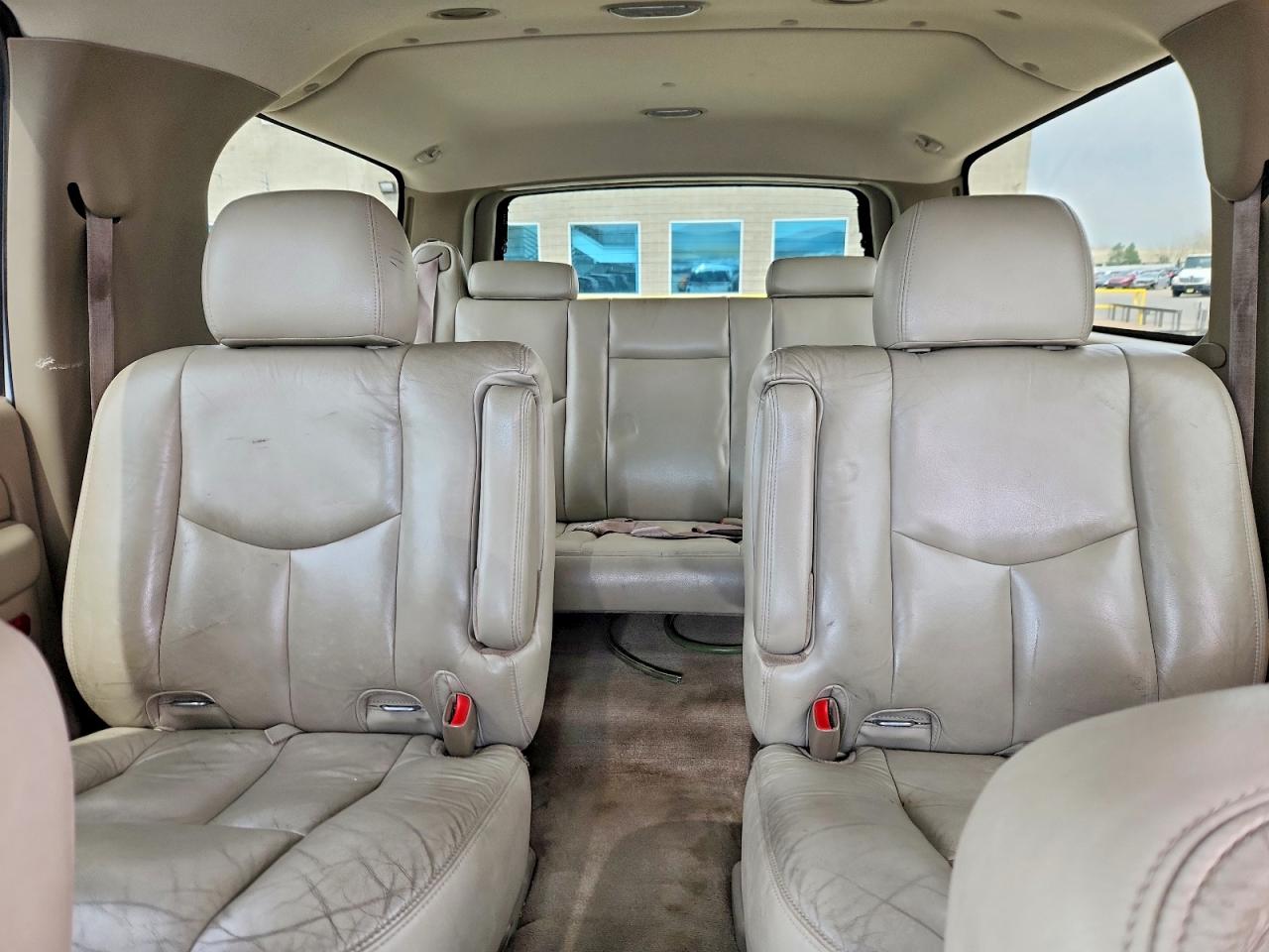 2004 CHEVROLET SUBURBAN K1500 photo 28
