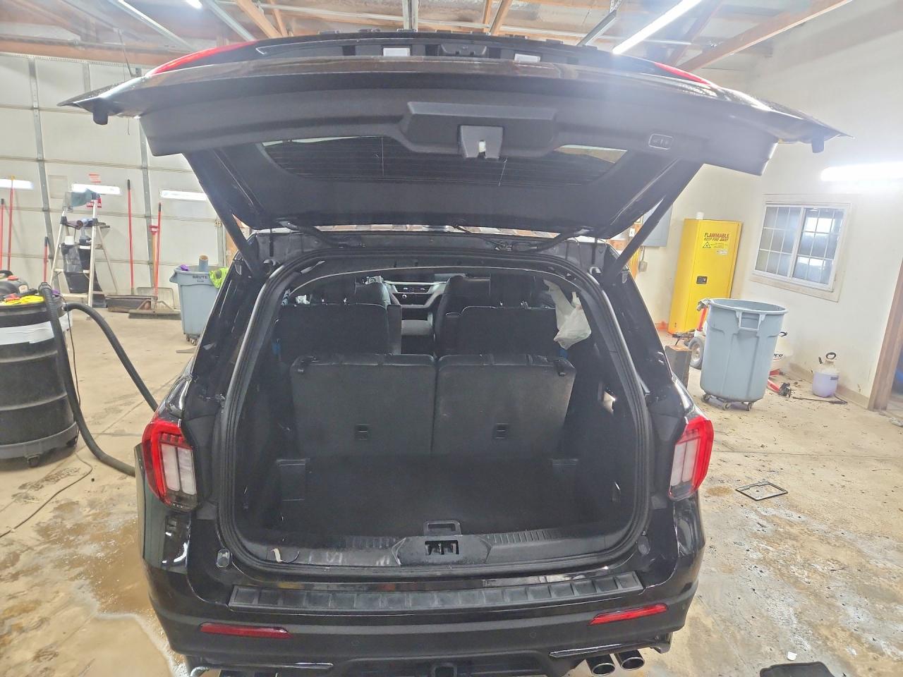 2025 FORD EXPLORER ST photo 11