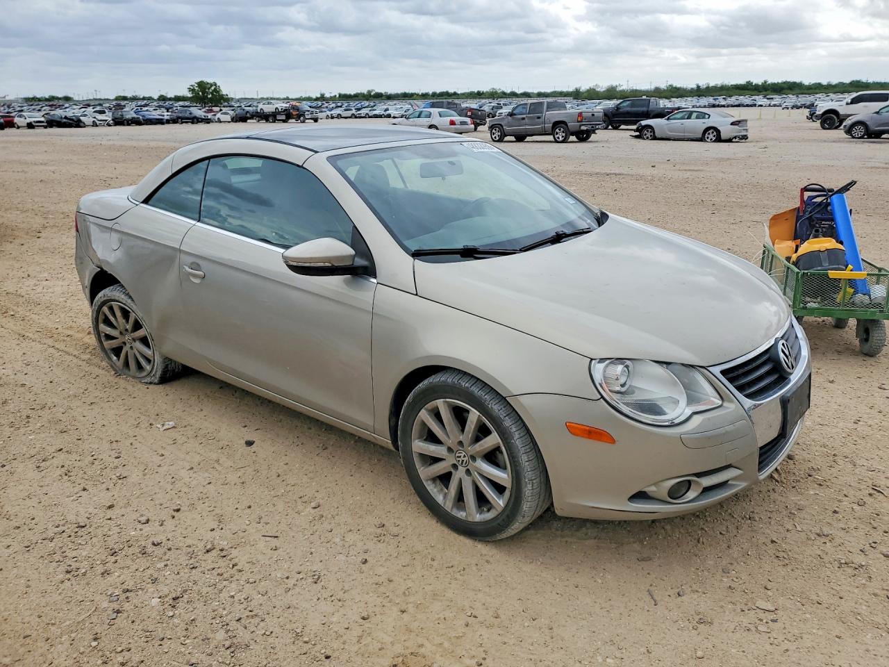 2009 VOLKSWAGEN EOS TURBO photo 10