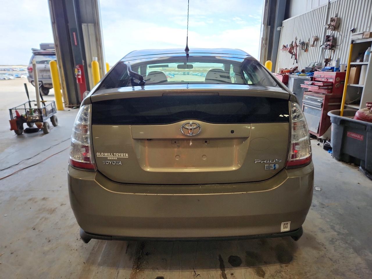 2008 TOYOTA PRIUS BASE photo 16