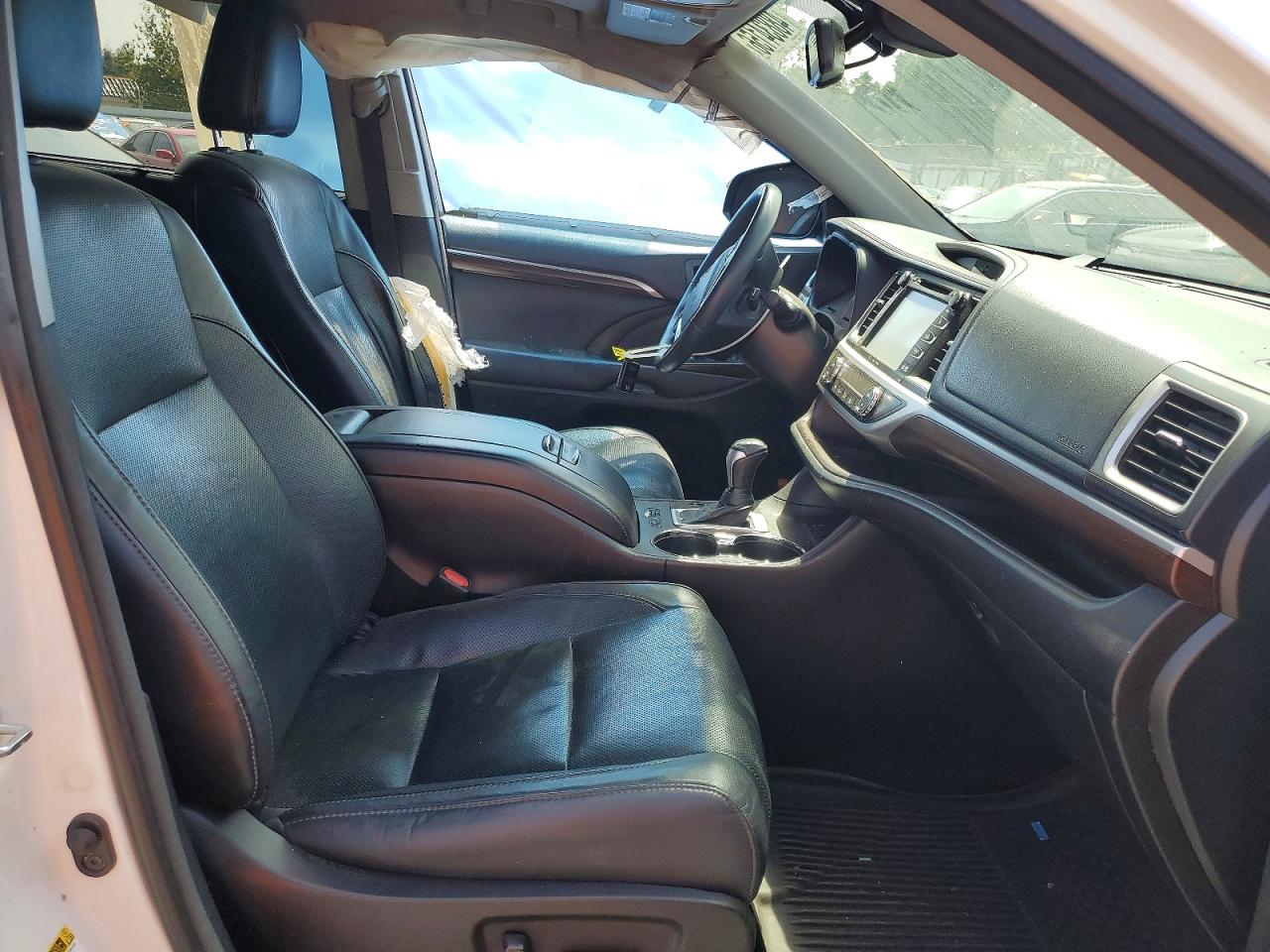 2016 TOYOTA HIGHLANDER HYBRID LIMITED PLATINUM photo 19