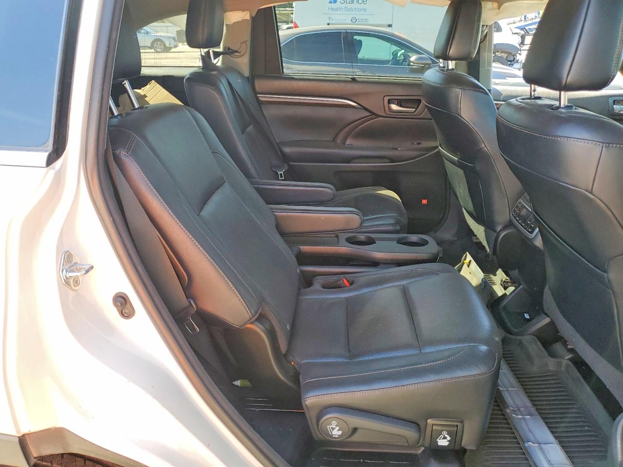 2016 TOYOTA HIGHLANDER HYBRID LIMITED PLATINUM photo 31