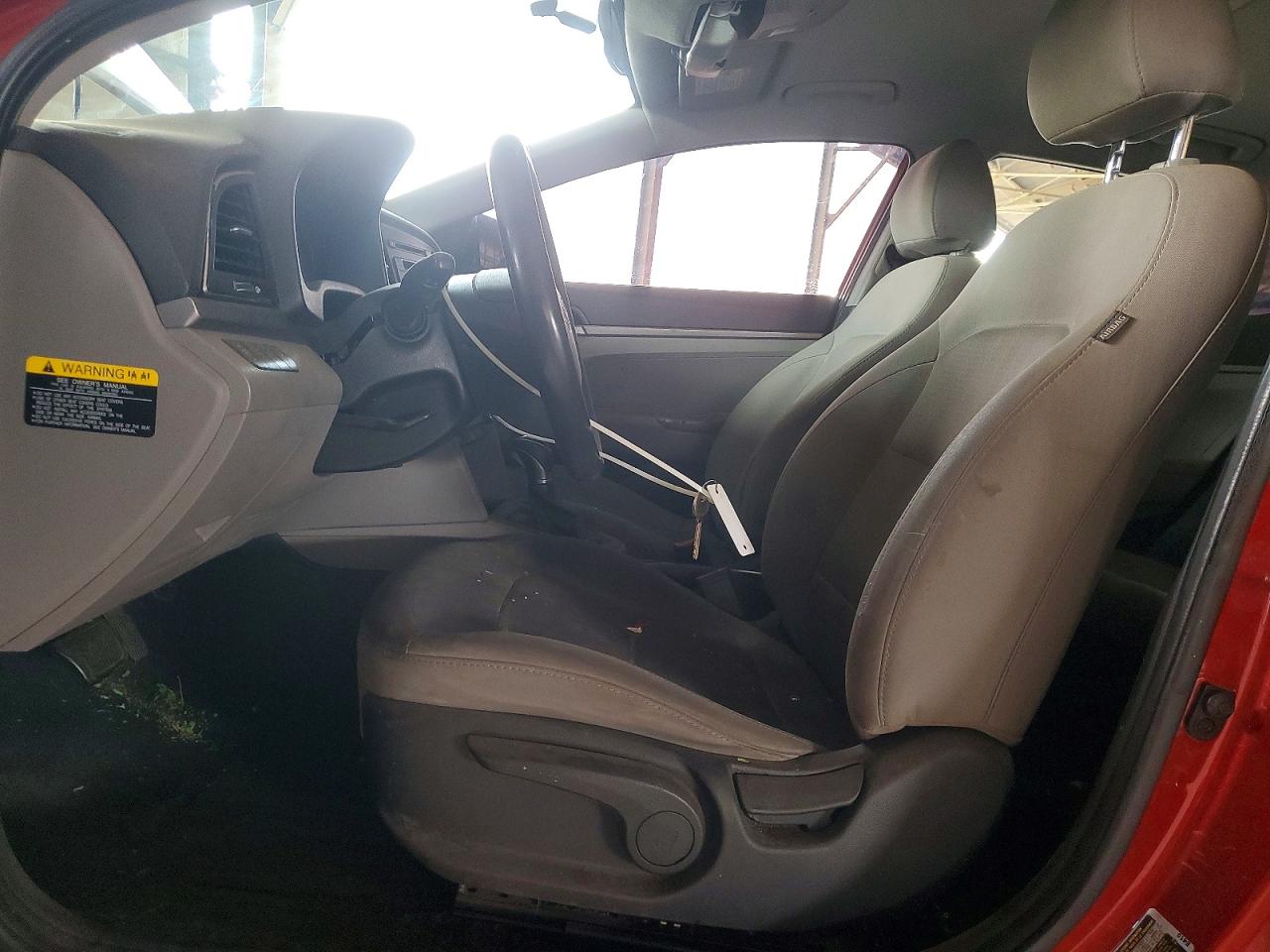 2017 HYUNDAI ELANTRA photo 7