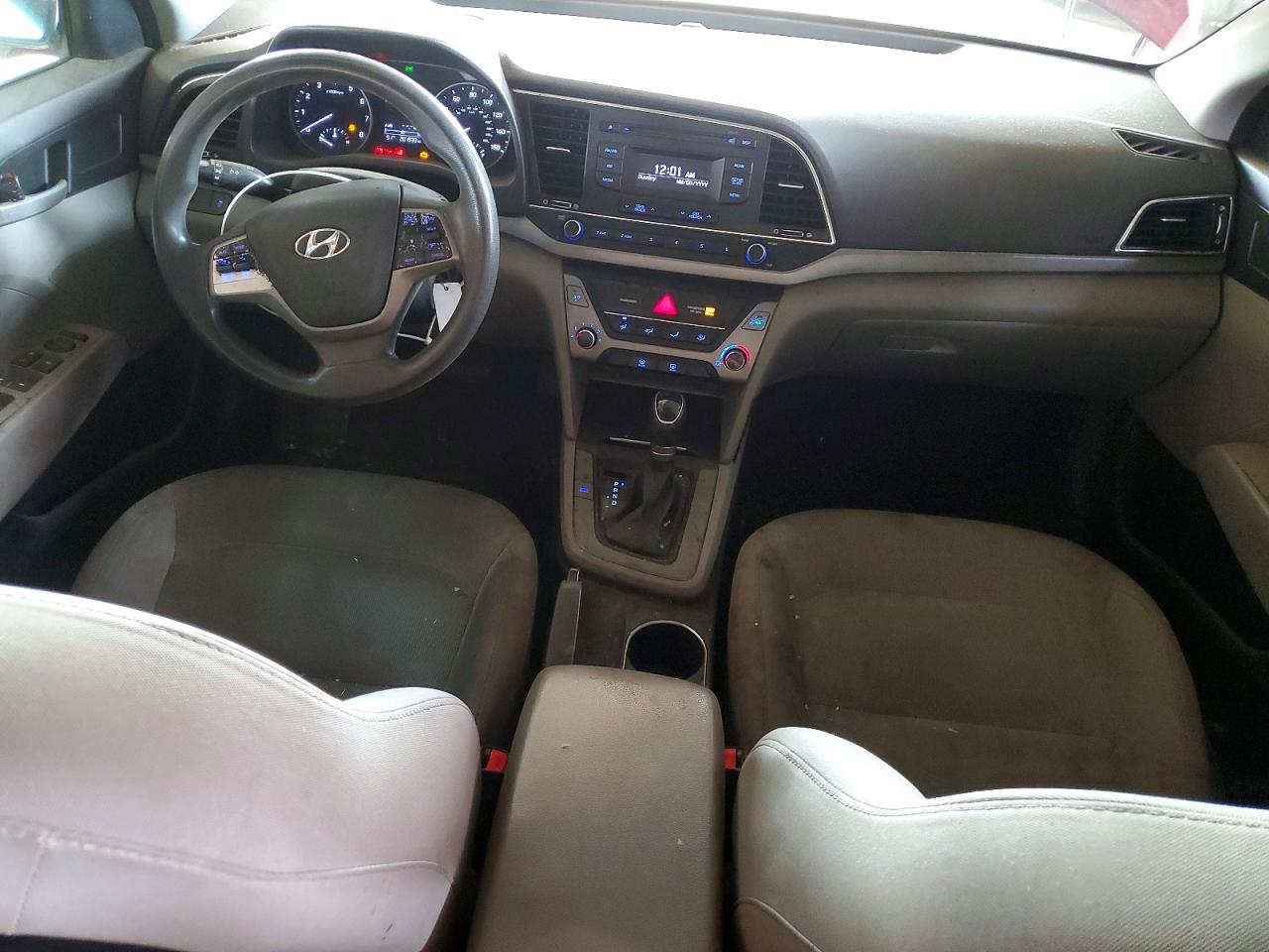 2017 HYUNDAI ELANTRA photo 8