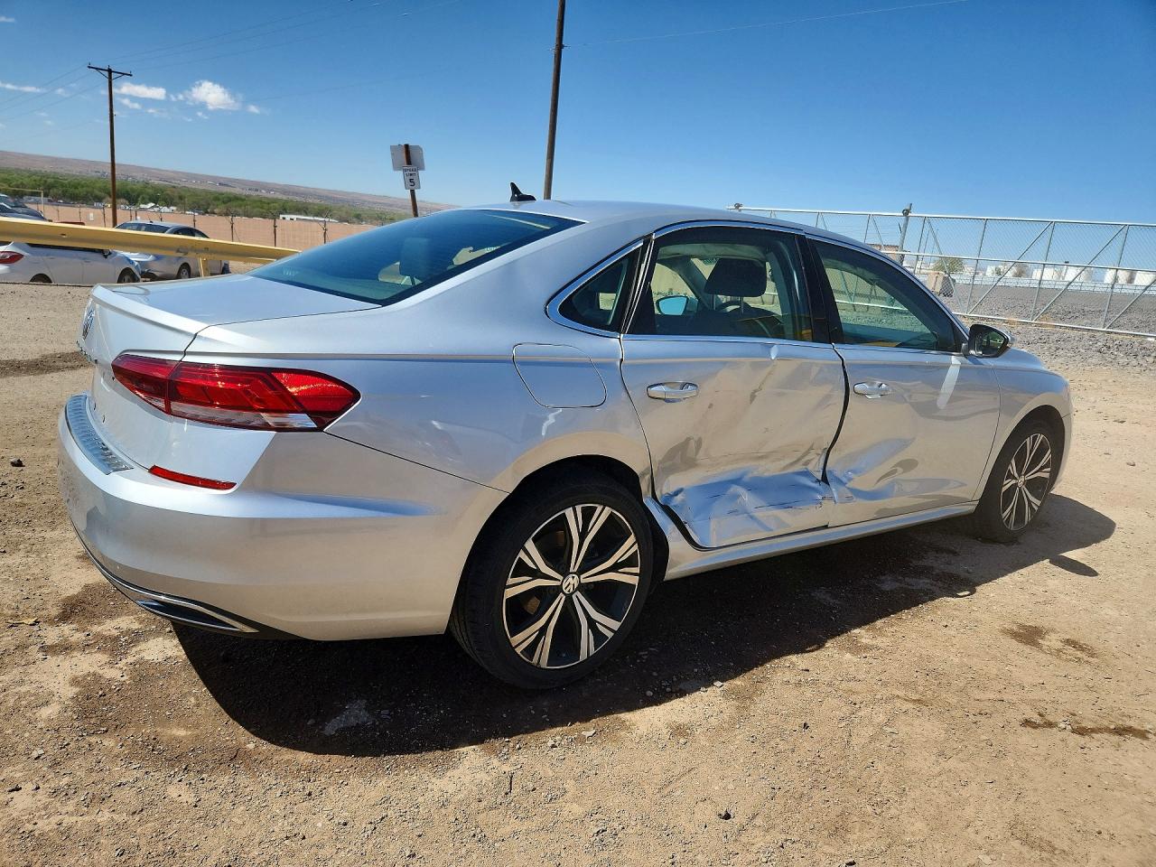 2021 VOLKSWAGEN PASSAT SE photo 7