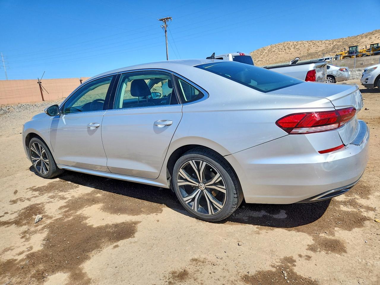 2021 VOLKSWAGEN PASSAT SE photo 4
