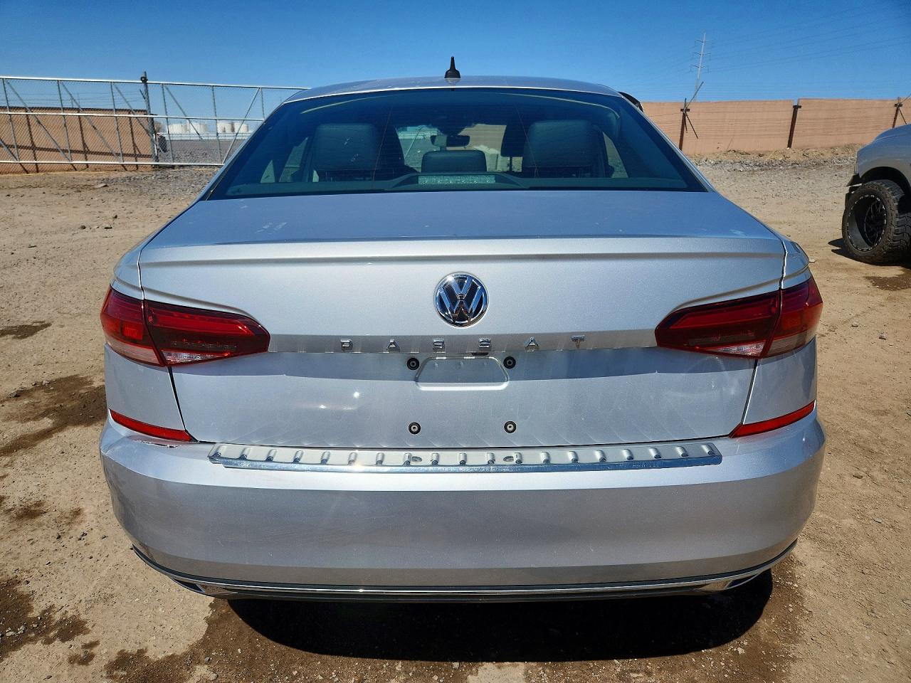 2021 VOLKSWAGEN PASSAT SE photo 16