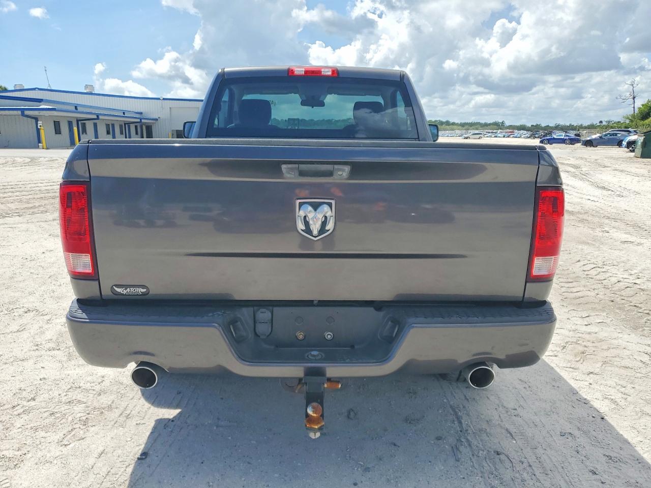 2014 RAM 1500 ST photo 11