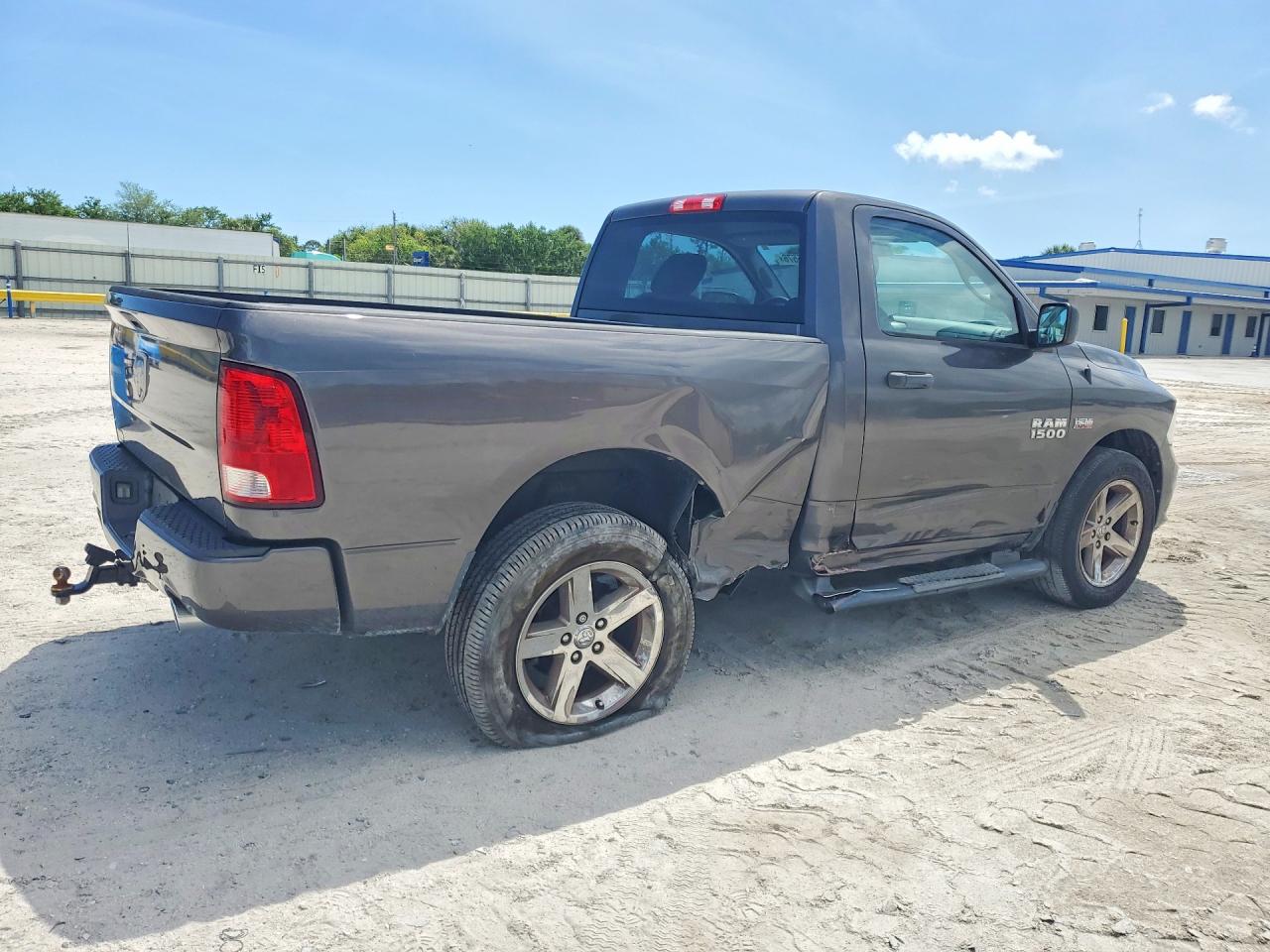 2014 RAM 1500 ST photo 5