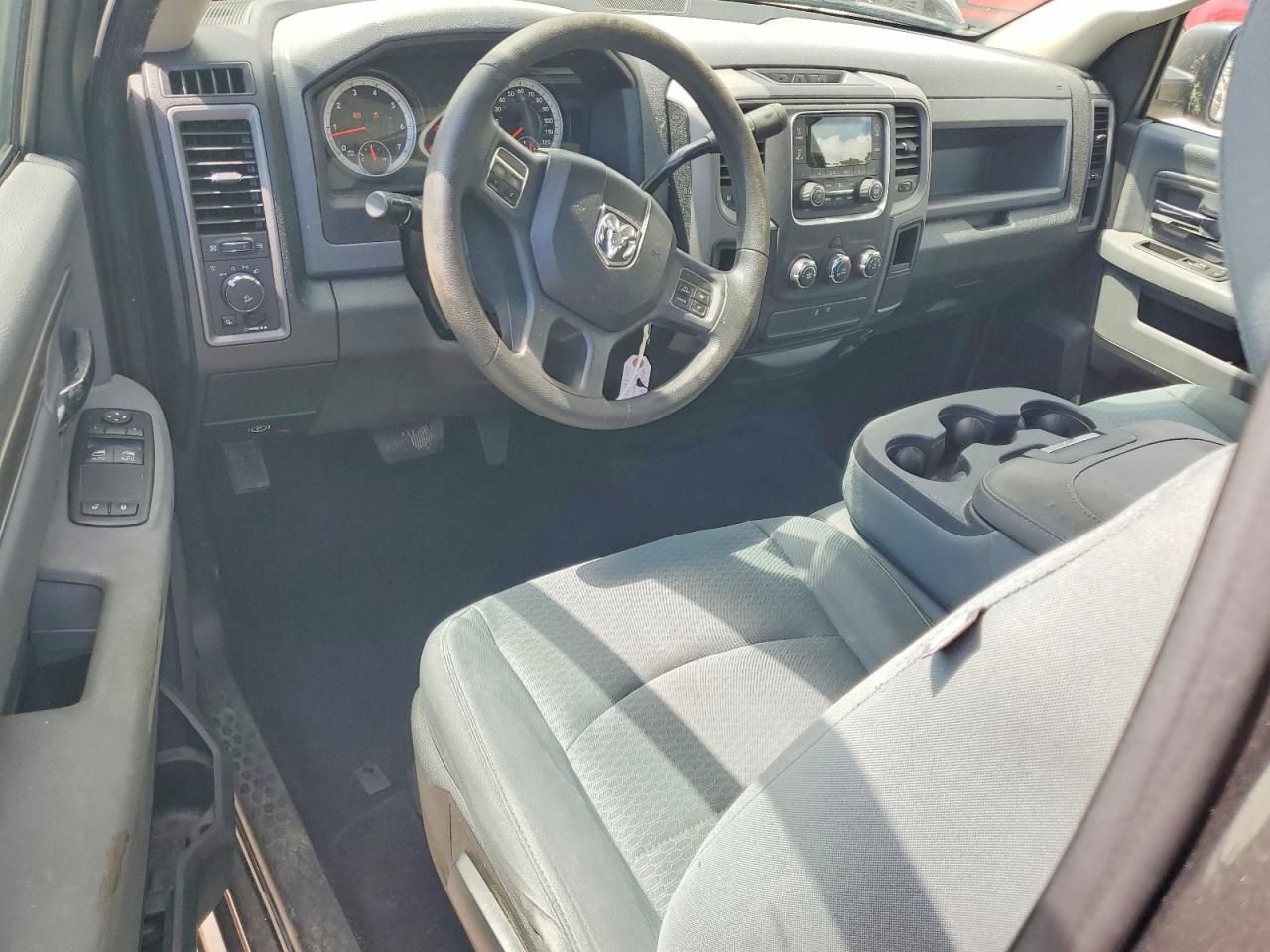 2014 RAM 1500 ST photo 15