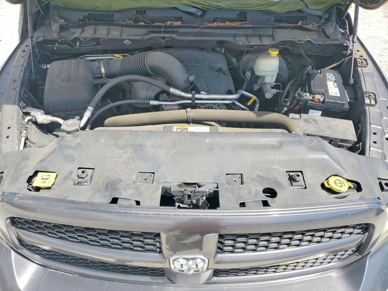 2014 RAM 1500 ST photo 21