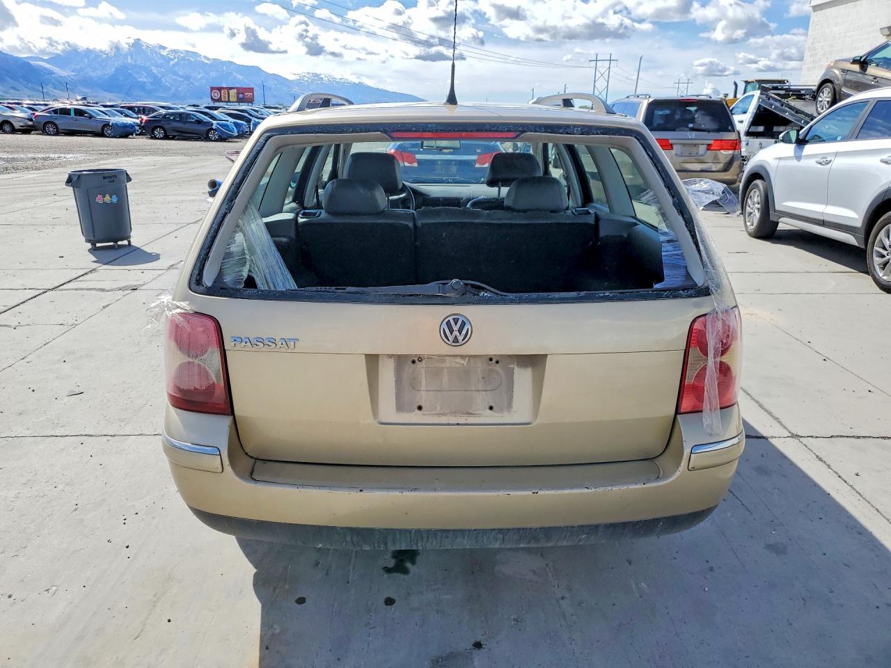 2002 VOLKSWAGEN PASSAT photo 11