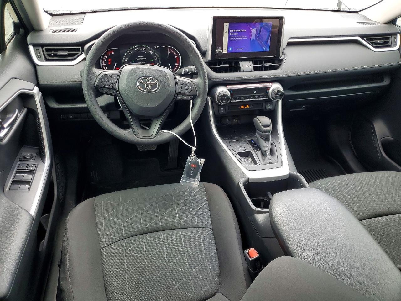 2024 TOYOTA RAV4 XLE photo 8