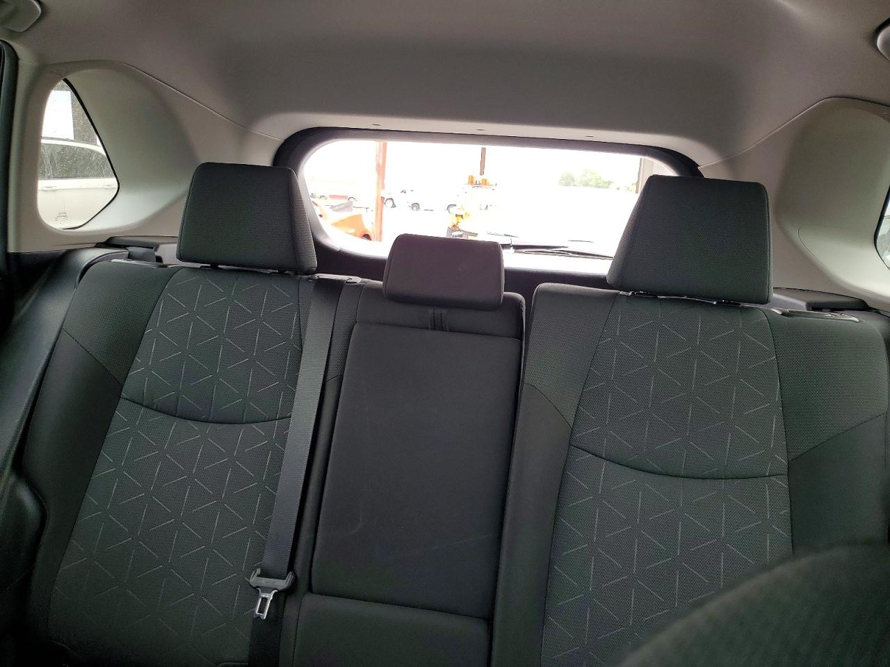 2024 TOYOTA RAV4 XLE photo 10