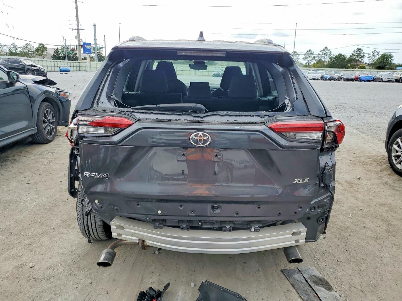 2024 TOYOTA RAV4 XLE photo 6