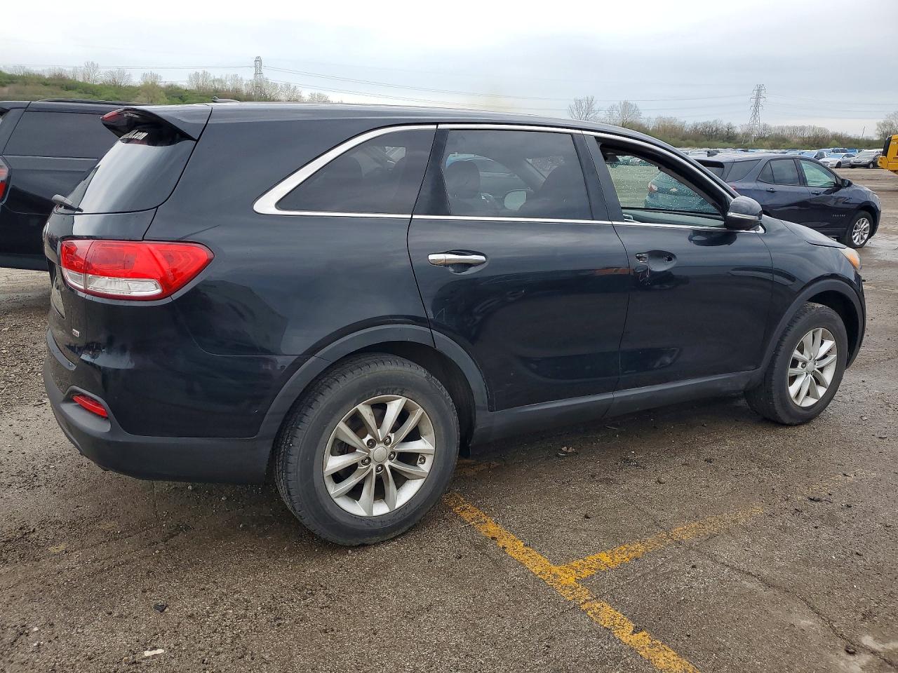 2016 KIA SORENTO L photo 3