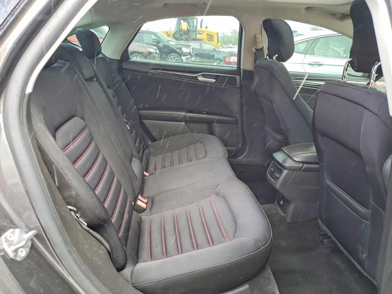 2015 FORD FUSION SE photo 28