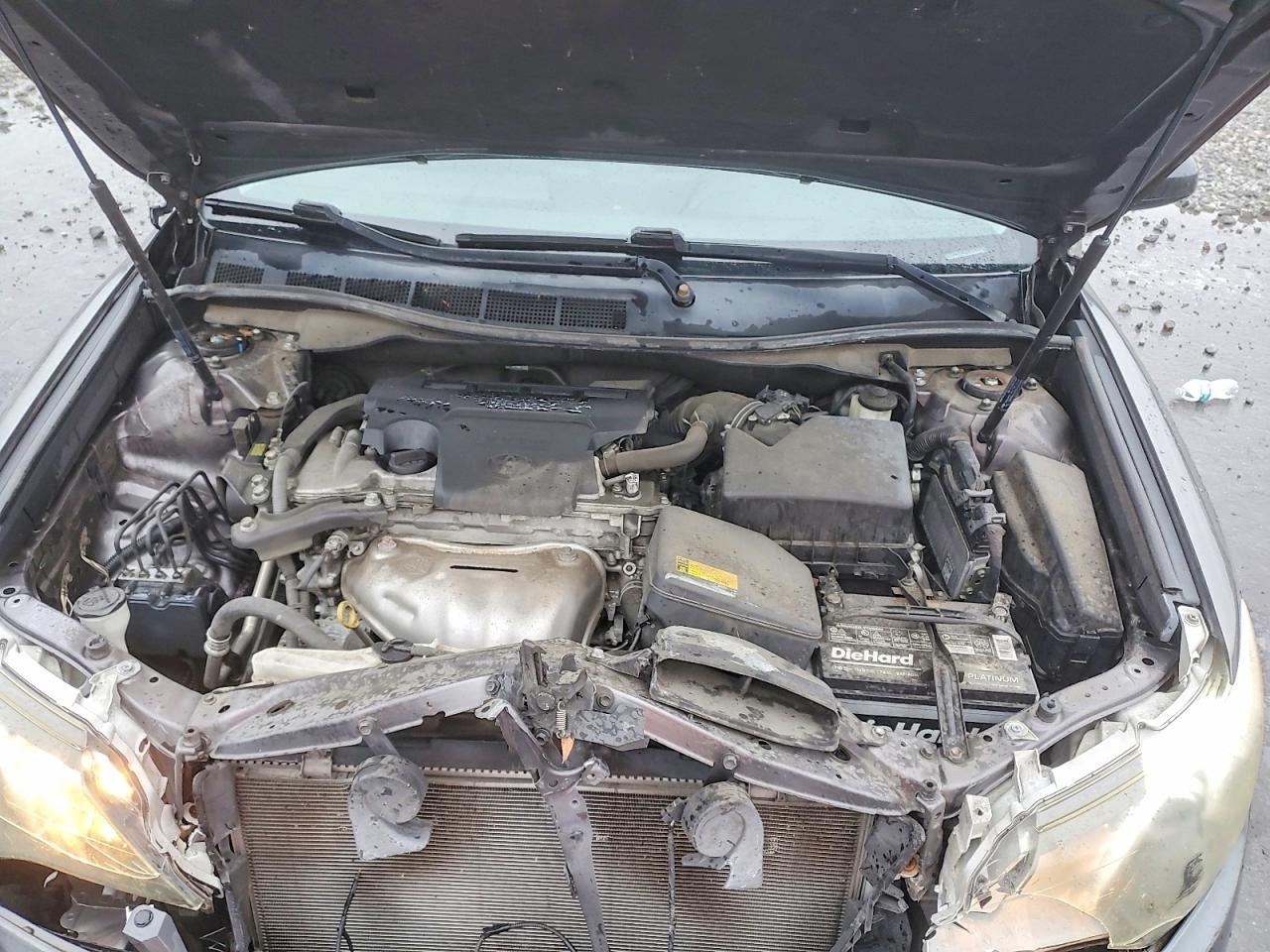 2014 TOYOTA CAMRY SE photo 21