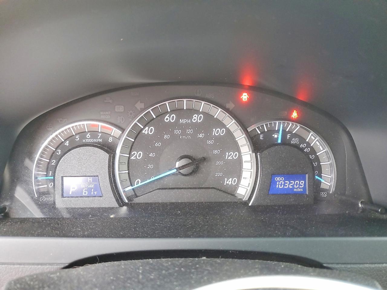 2014 TOYOTA CAMRY SE photo 17
