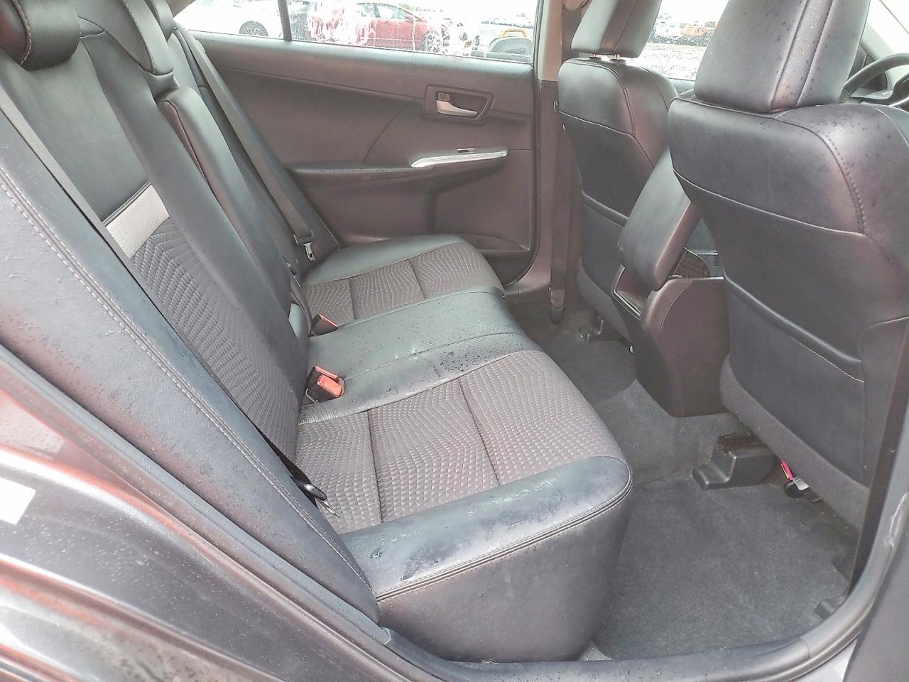 2014 TOYOTA CAMRY SE photo 19