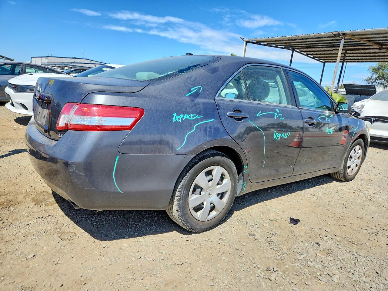 2011 TOYOTA CAMRY LE photo 5