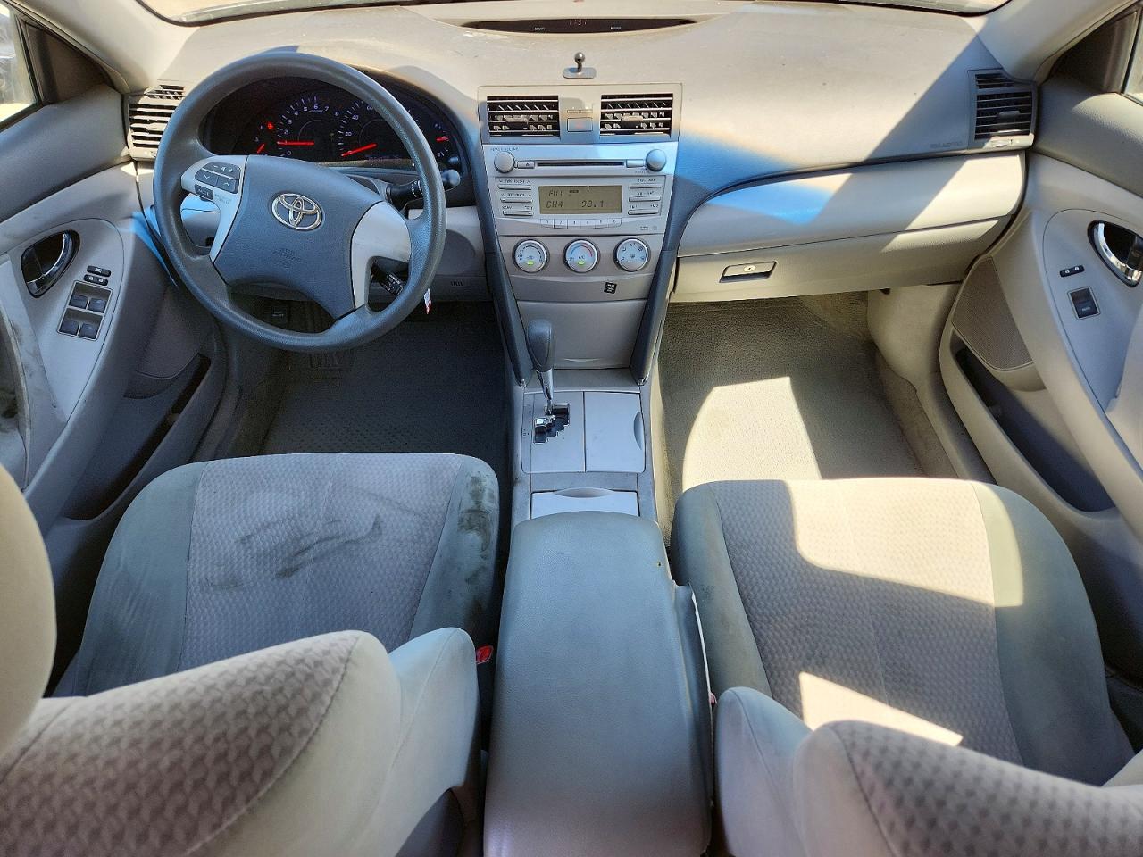 2011 TOYOTA CAMRY LE photo 15