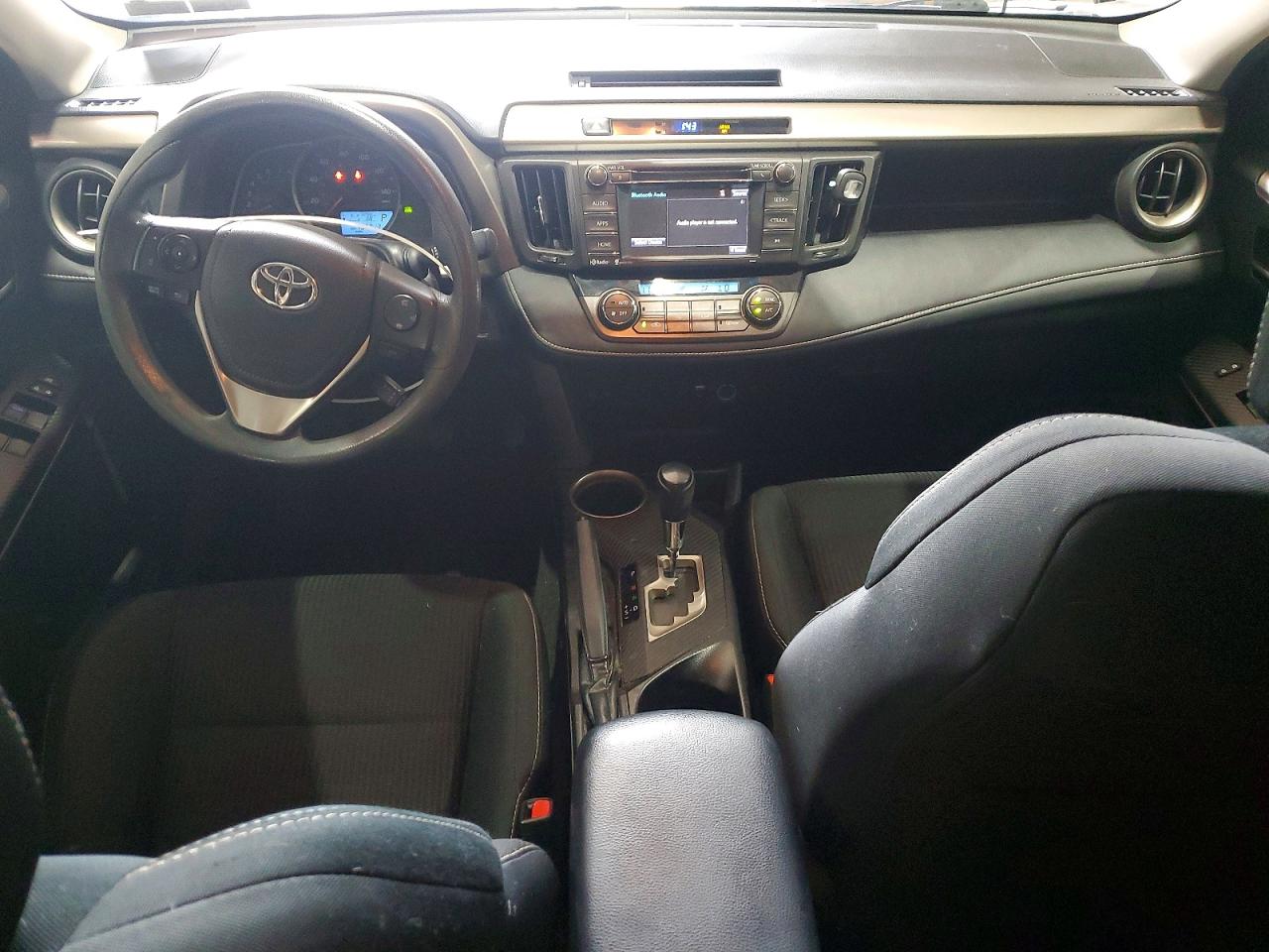 2015 TOYOTA RAV4 XLE photo 22