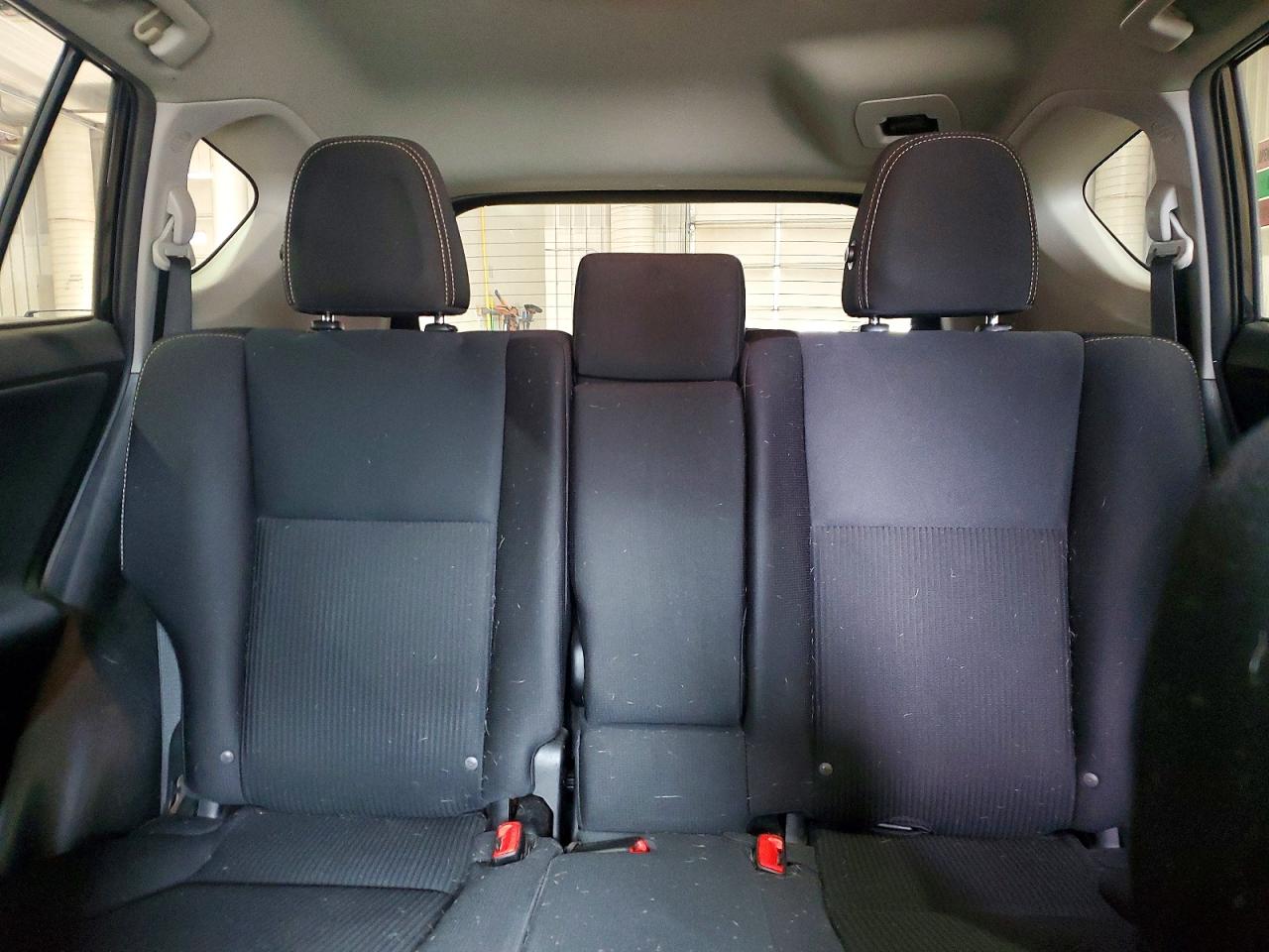 2015 TOYOTA RAV4 XLE photo 28