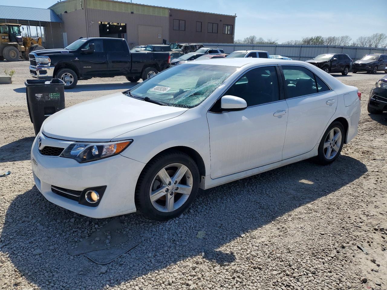 2014 TOYOTA CAMRY