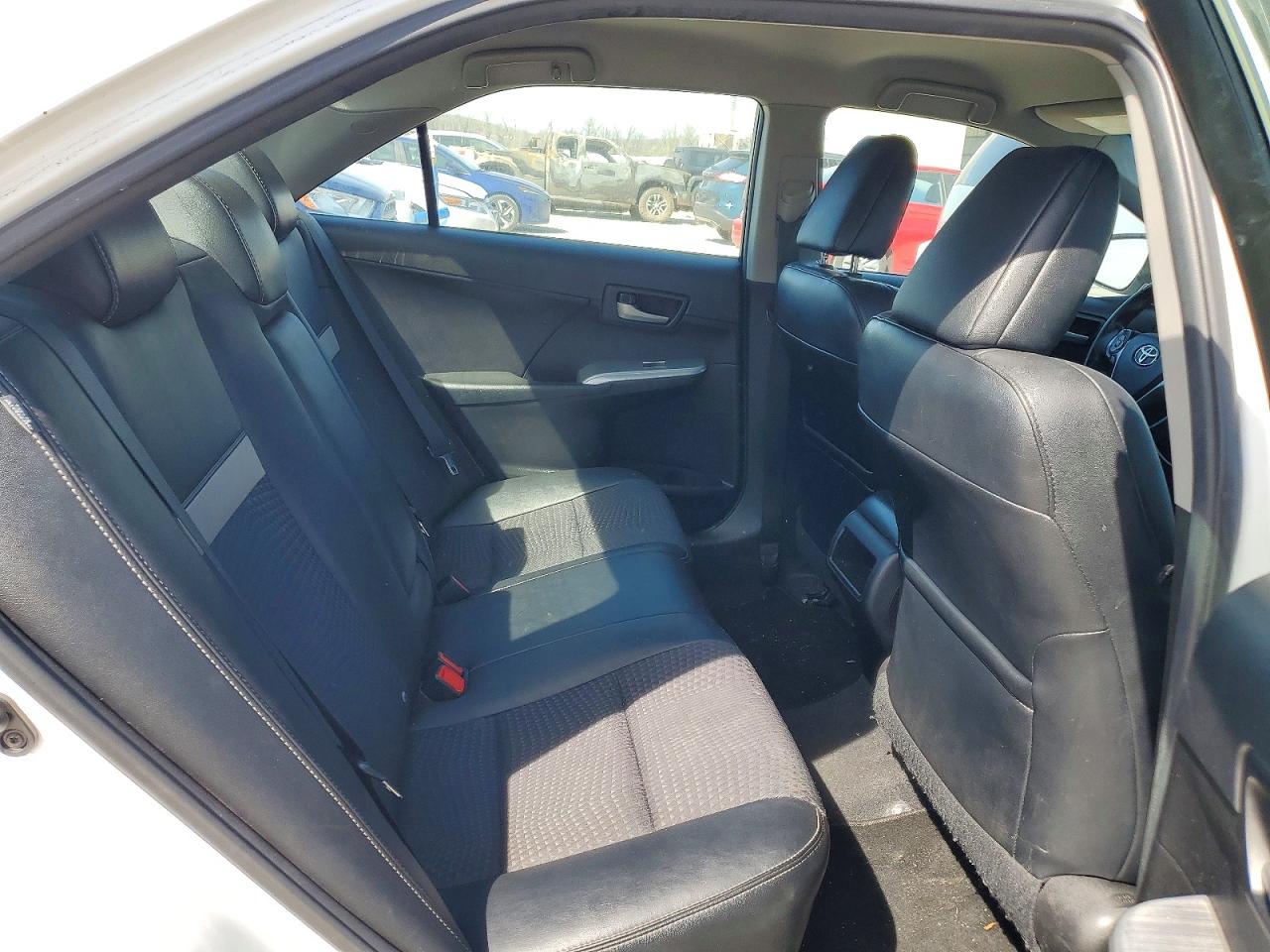 2014 TOYOTA CAMRY SE photo 19