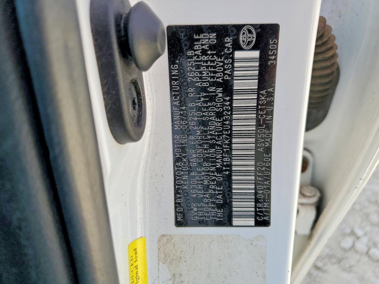 2014 TOYOTA CAMRY SE photo 23
