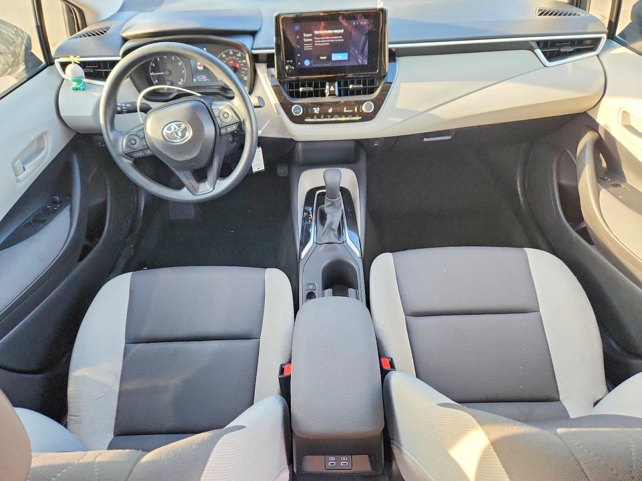 2025 TOYOTA COROLLA LE photo 15