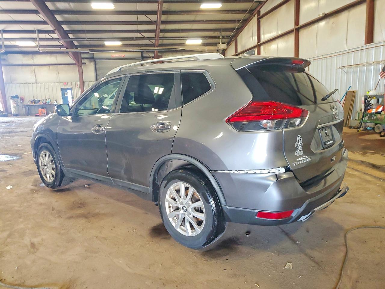 2017 NISSAN ROGUE SV photo 3