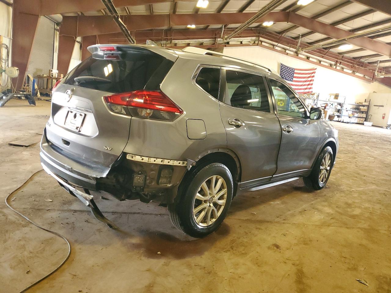 2017 NISSAN ROGUE SV photo 5