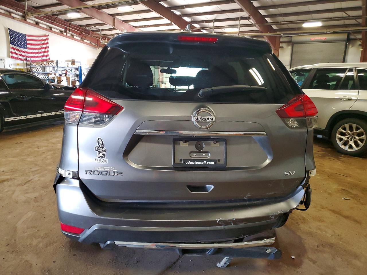 2017 NISSAN ROGUE SV photo 11