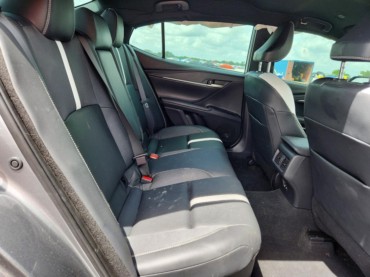 2025 TOYOTA CAMRY SE photo 28